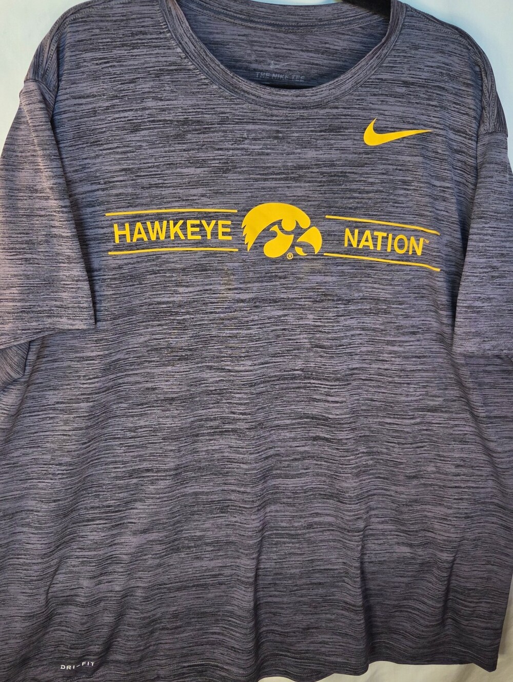 Nike Iowa Hawkeyes Mens Heather Grey short sleeve Dri-Fit T-shirt Sz XL Light